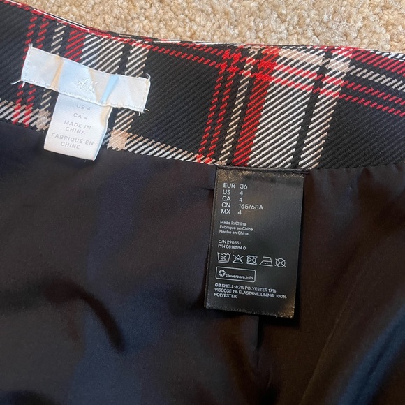 Red, black & cream H&M mini skirt - Picture 6 of 6